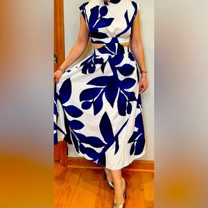 Elegant Blue and White Leaf Print Dress